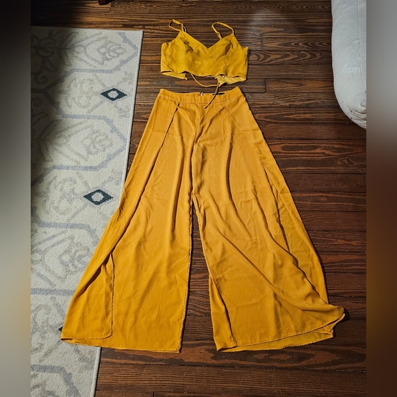 Lulu's Wide Leg Pant with Lace-up Top - Size Large - Picture 1 of 3